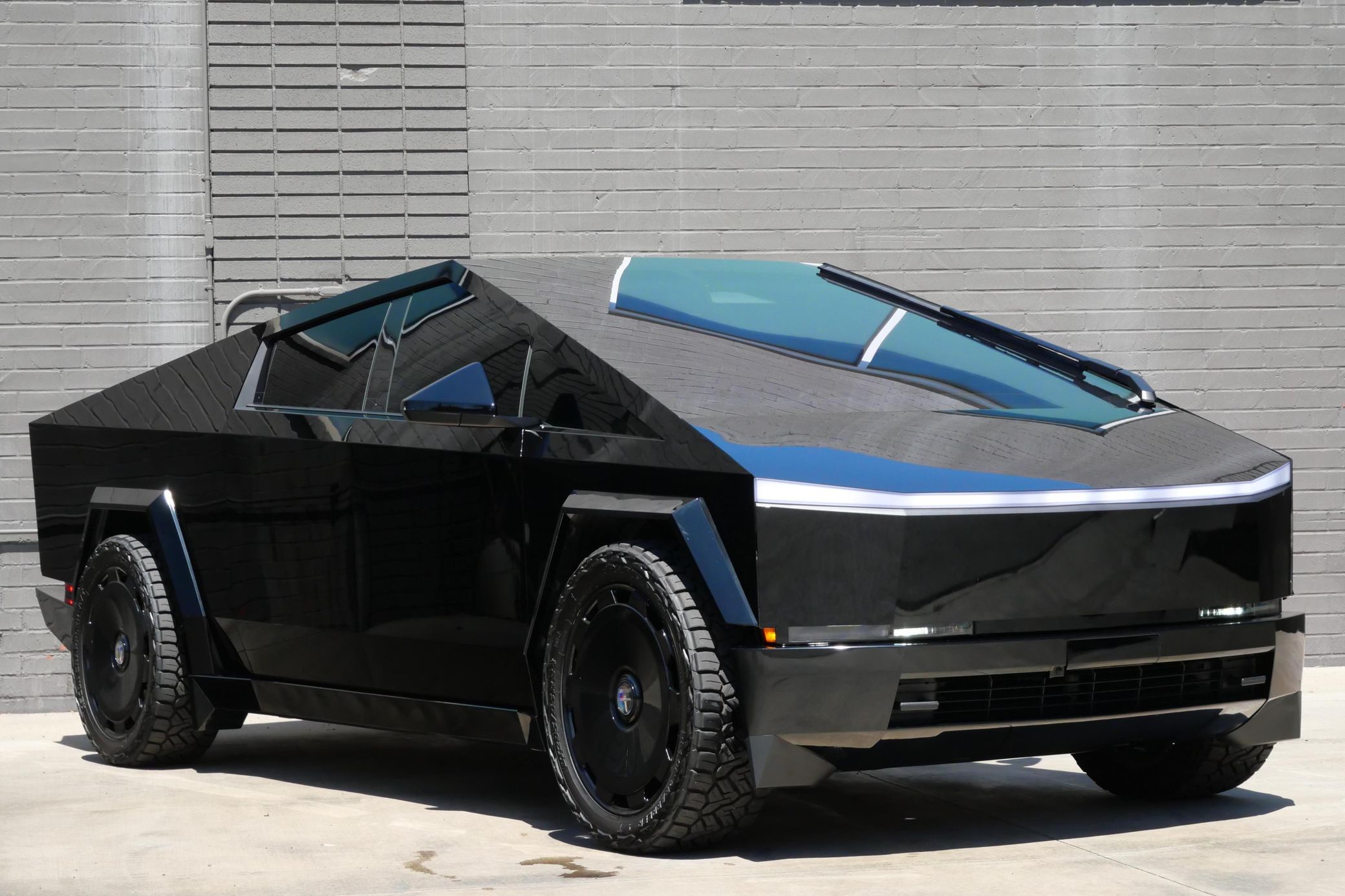 Tesla Cybertruck Foundation Series ( 2024 )